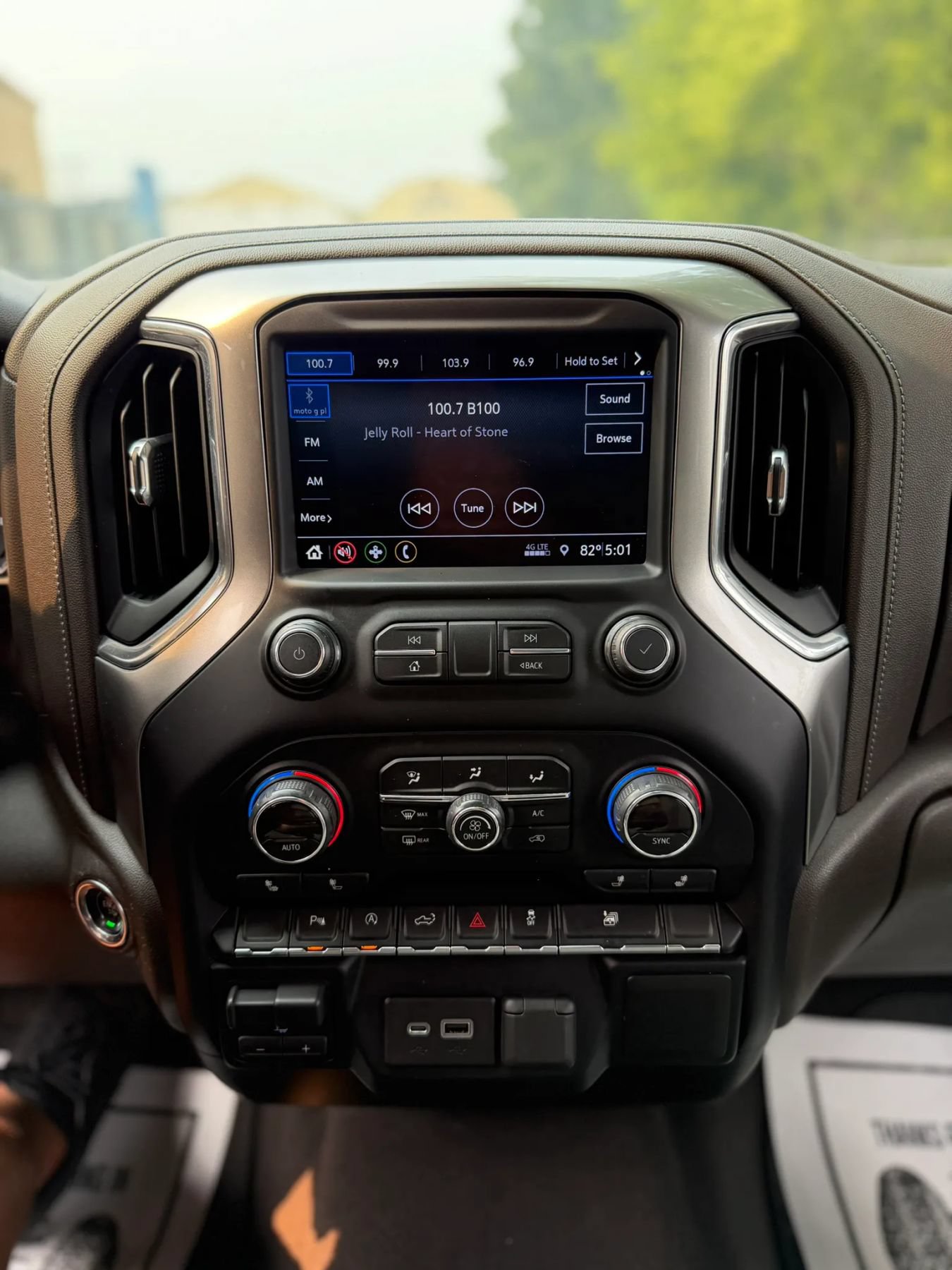 Used 2019 Chevrolet Silverado 1500 LT w/ Convenience Package AWD/4WD image 13