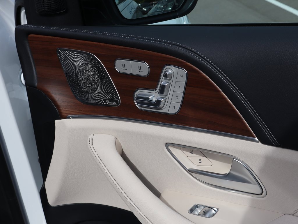 New 2026 Mercedes-Benz GLS 450 4MATIC image 9