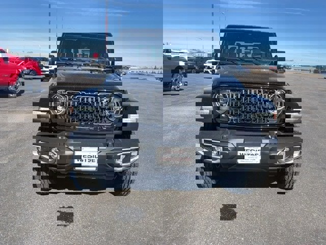 New 2024 Jeep Gladiator Sport image 3