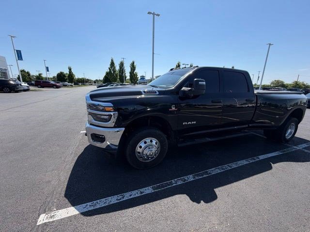 Used 2025 RAM 3500 Tradesman AWD/4WD image 24