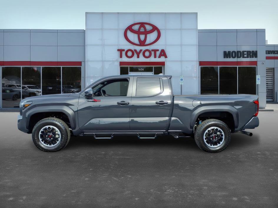 Certified 2025 Toyota Tacoma TRD Off-Road image 3