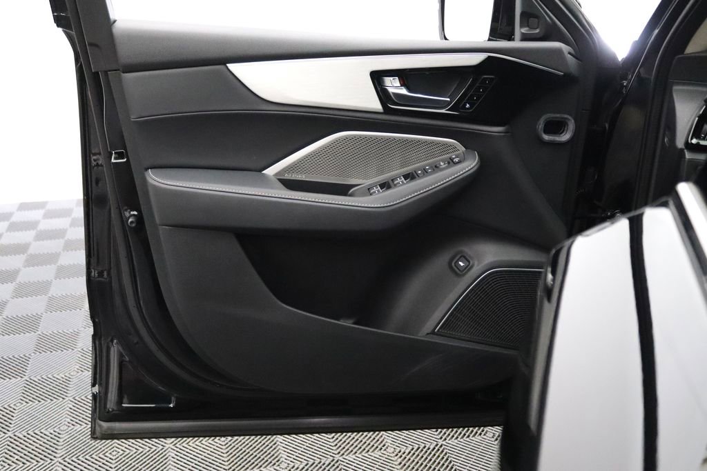 Certified 2023 Acura MDX SH-AWD w/ Technology Package image 12