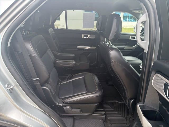 Used 2024 Ford Explorer Limited AWD/4WD image 12