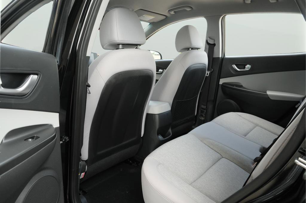 Used 2023 Hyundai Kona SE FWD image 31