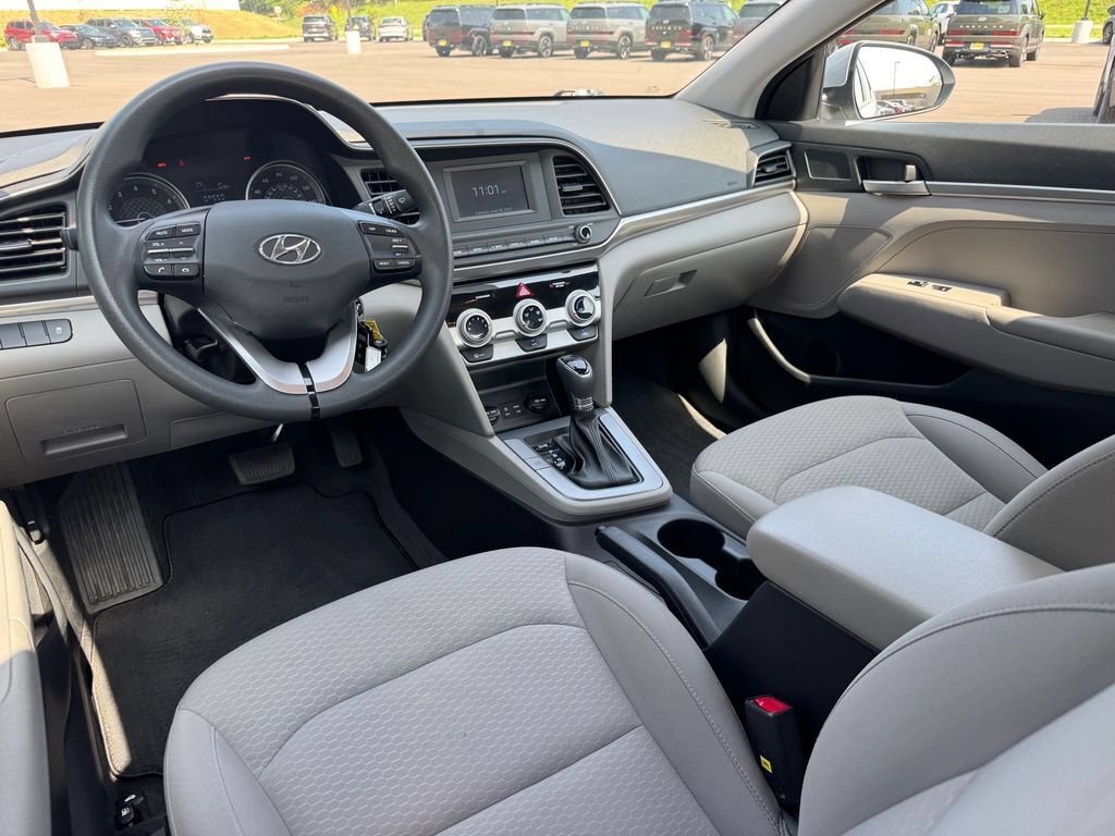 Used 2019 Hyundai Elantra SE FWD image 11
