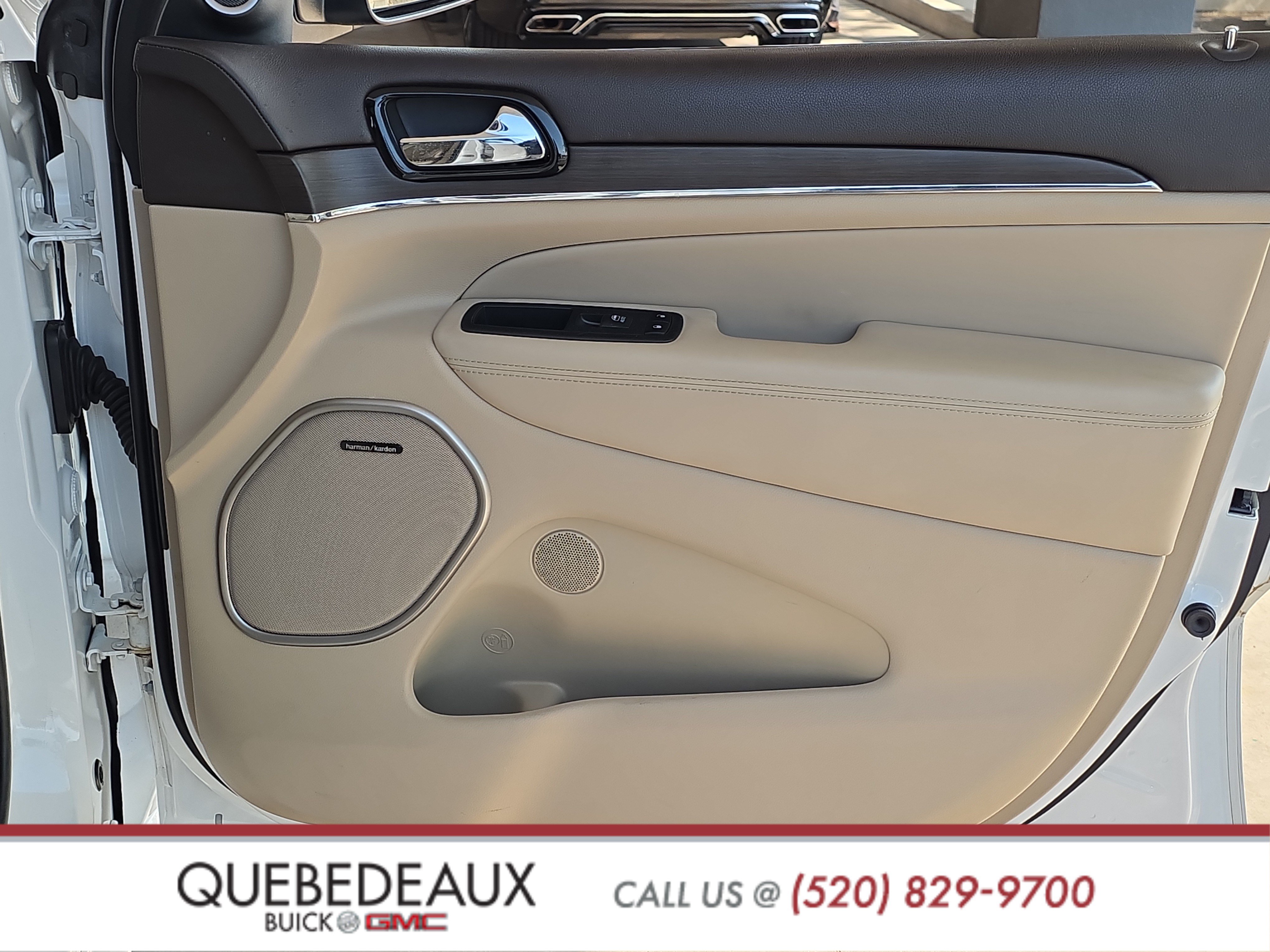 Used 2020 Jeep Grand Cherokee Overland AWD/4WD image 28