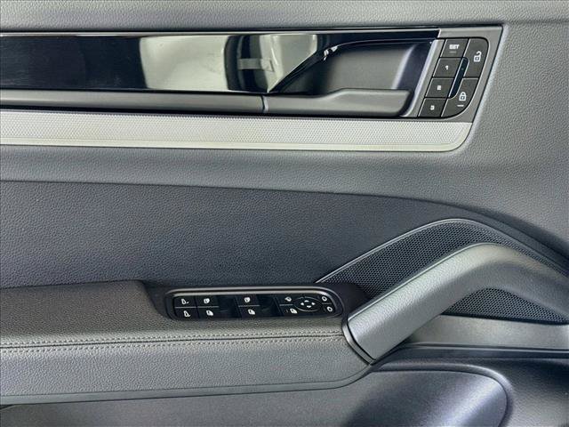 Certified 2026 Porsche Cayenne AWD/4WD image 11
