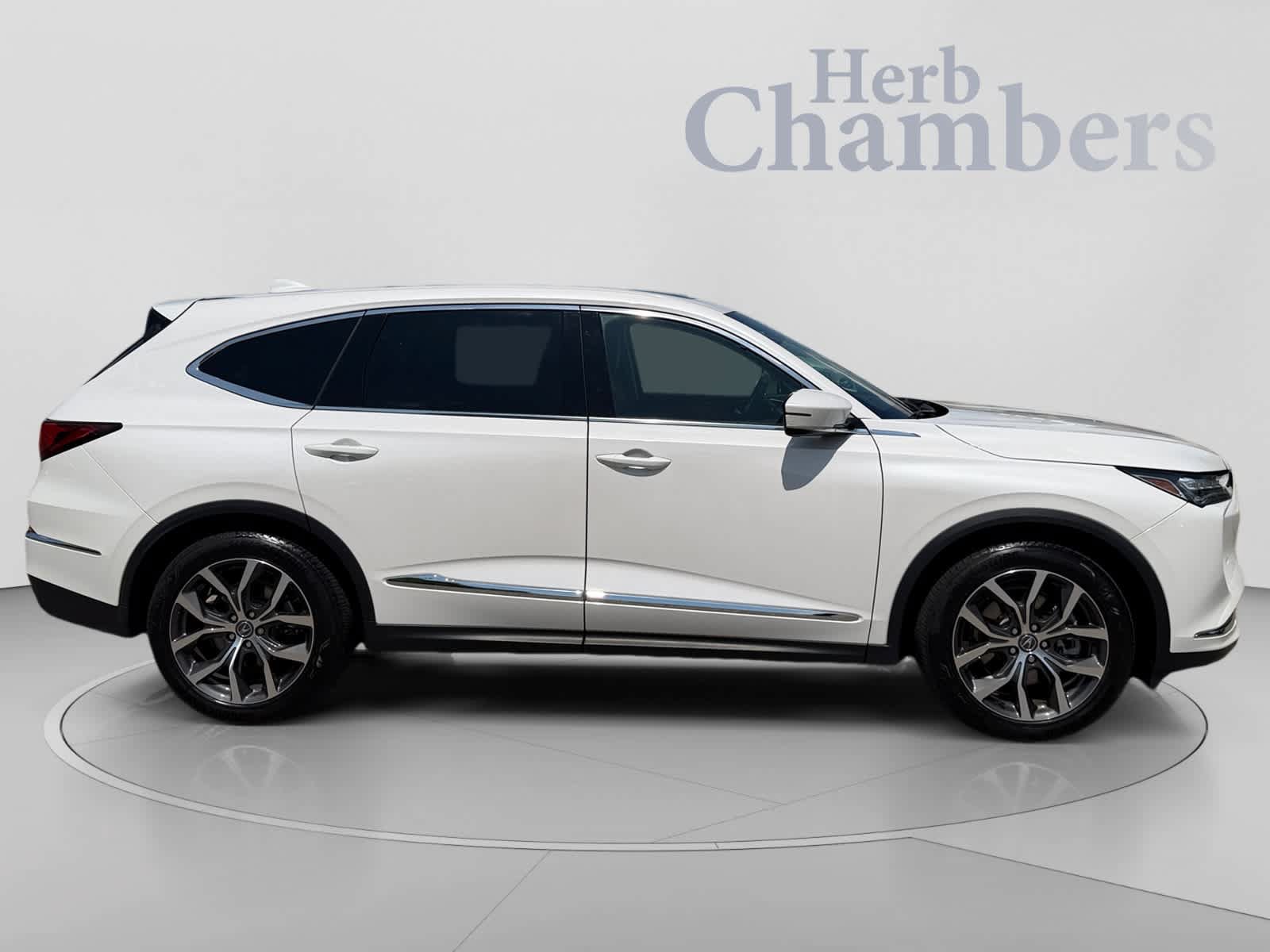 Used 2024 Acura MDX SH-AWD w/ Technology Package image 12