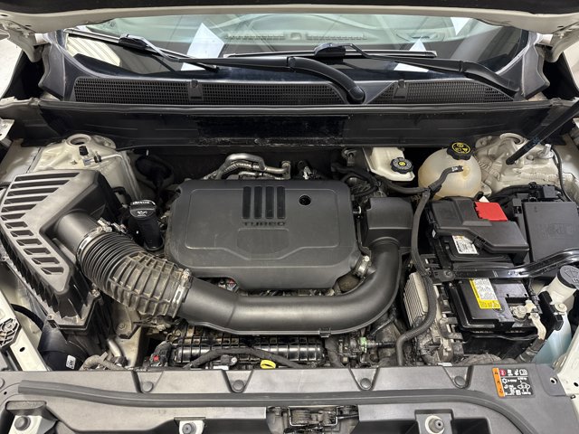 Used 2022 GMC Acadia SLE image 32