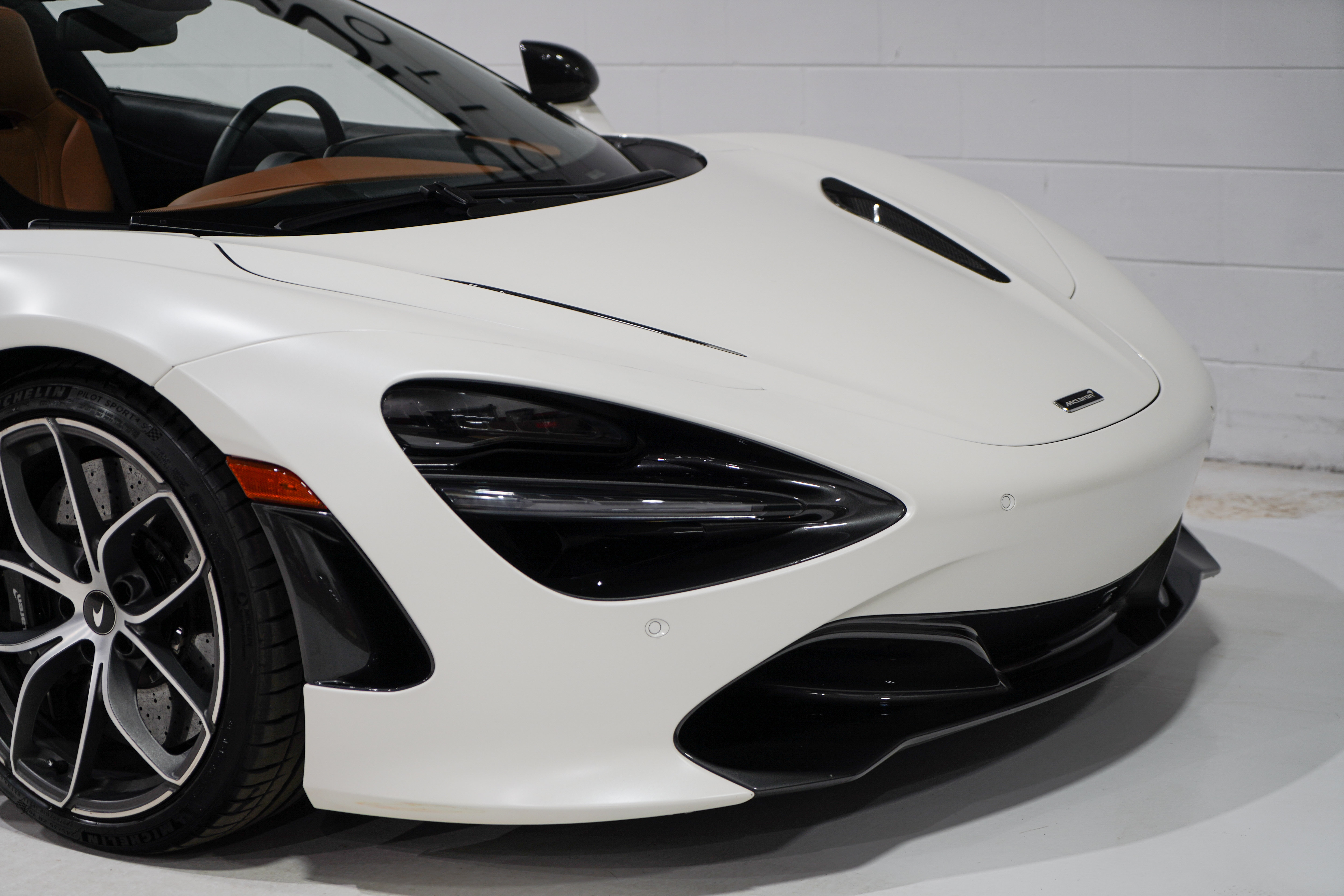 Used 2020 McLaren 720S Spider RWD image 5