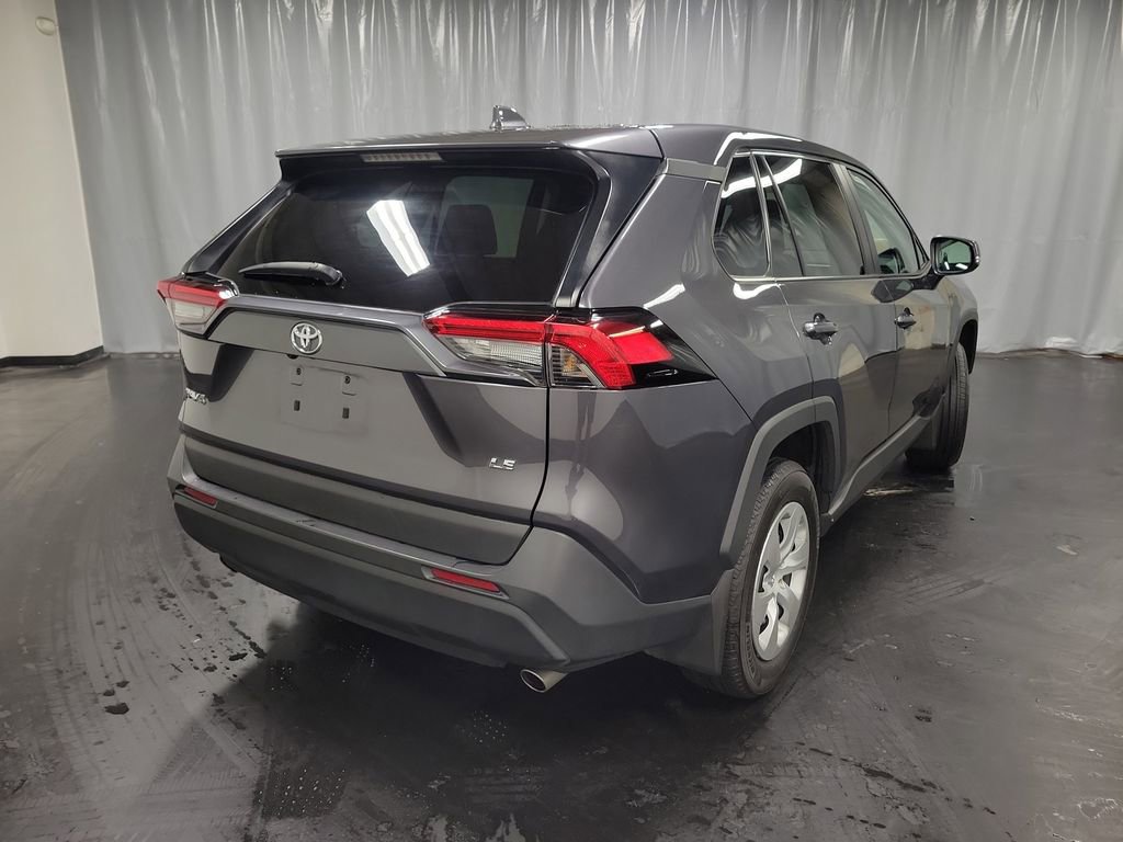 Used 2023 Toyota RAV4 LE image 8