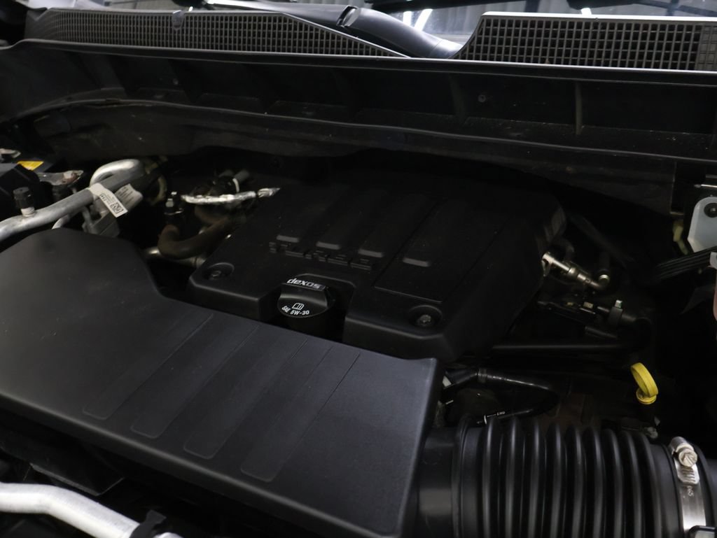 Used 2022 Chevrolet Silverado 1500 LT AWD/4WD image 26