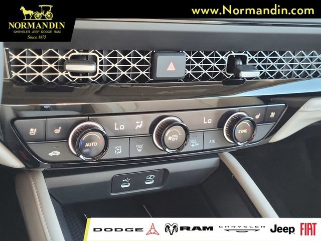 Used 2025 Honda Accord Touring image 11