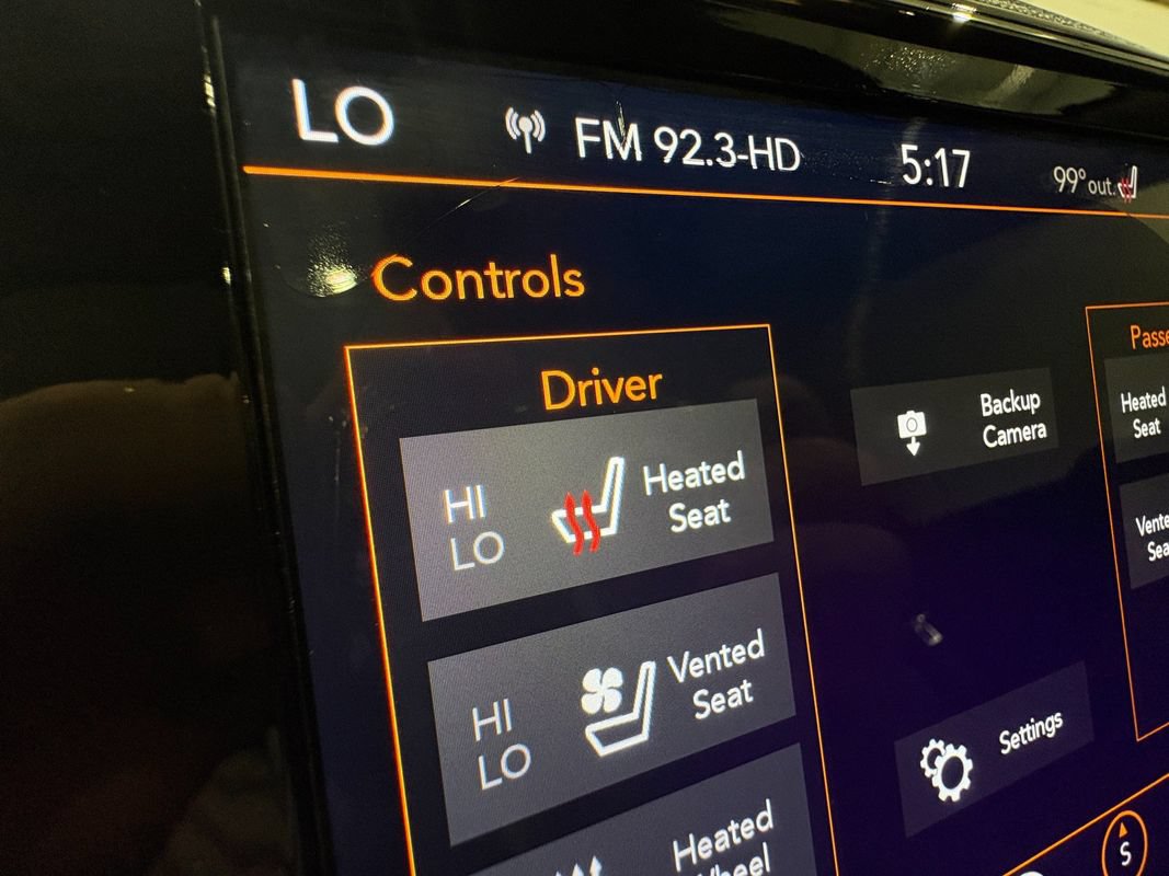 Used 2020 Jeep Grand Cherokee High Altitude AWD/4WD image 23