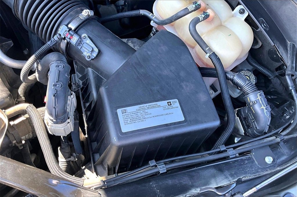 Used 2021 Cadillac Escalade Premium Luxury image 32