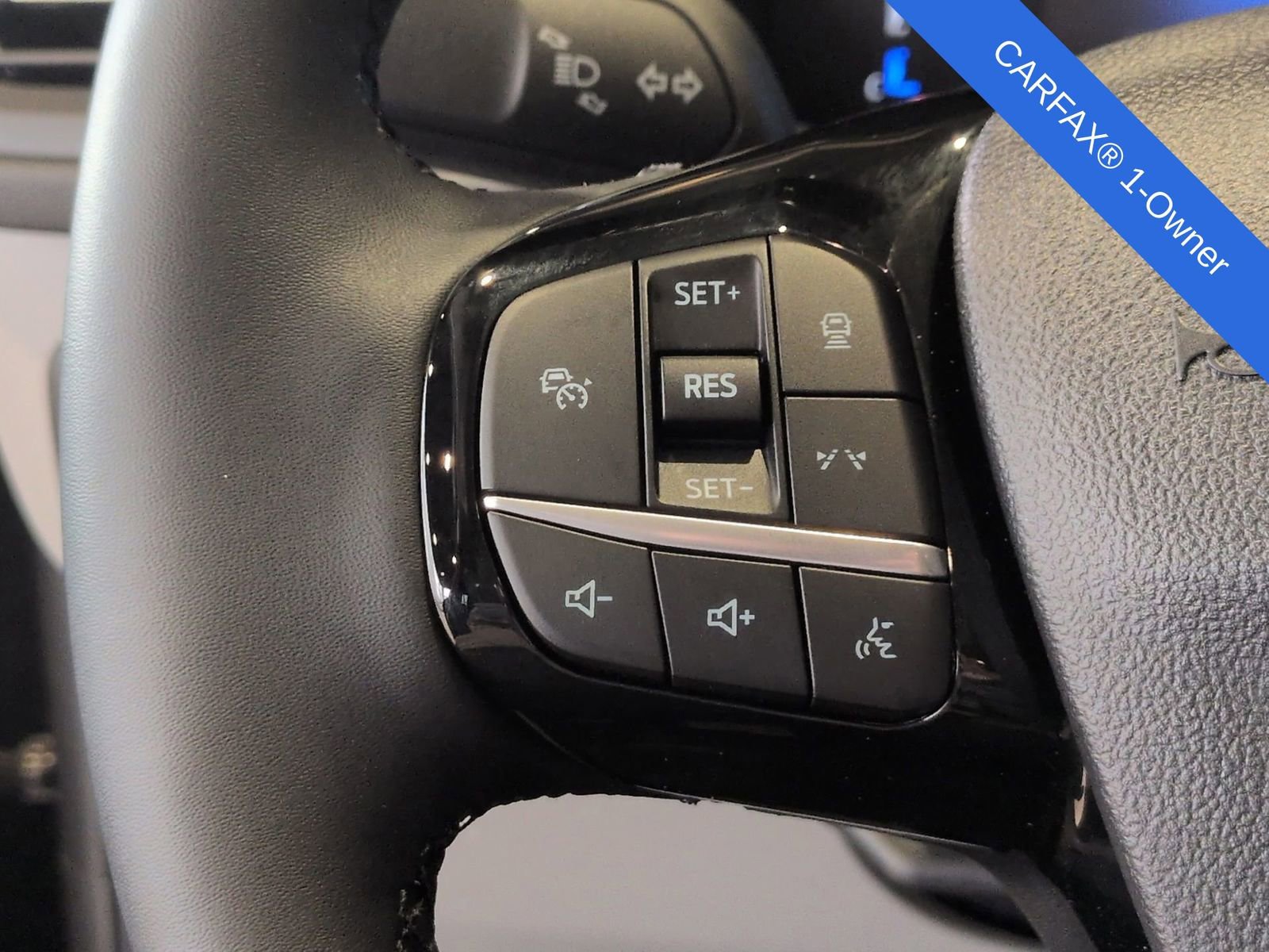 Used 2025 Ford Escape SE image 26