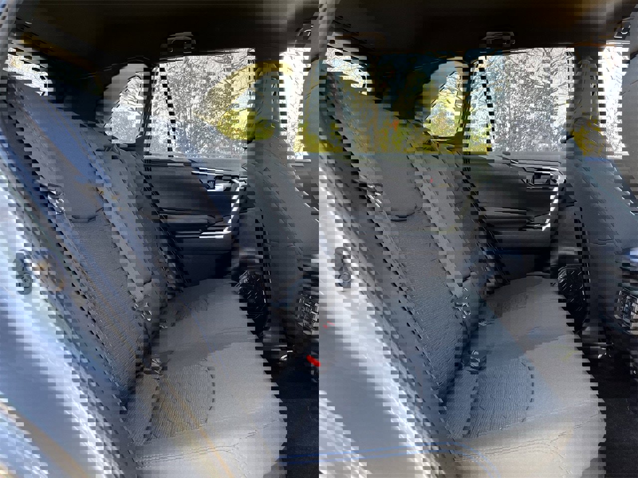 Used 2024 Toyota RAV4 SE image 26