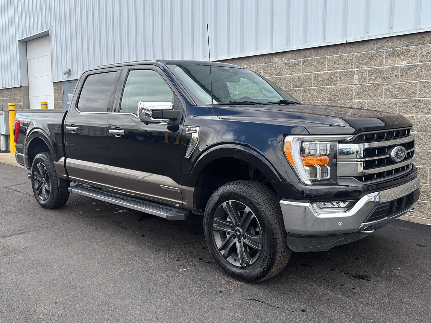 Used 2021 Ford F150 Lariat AWD/4WD image 2