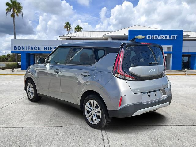 Used 2023 Kia Soul LX FWD image 3