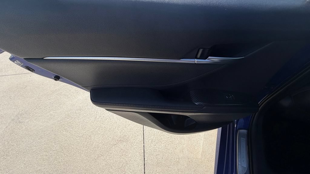 Used 2018 Toyota Camry XLE w/ Protection Package (Q2) FWD image 18