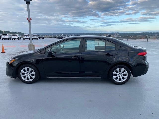 Used 2024 Toyota Corolla LE FWD image 5
