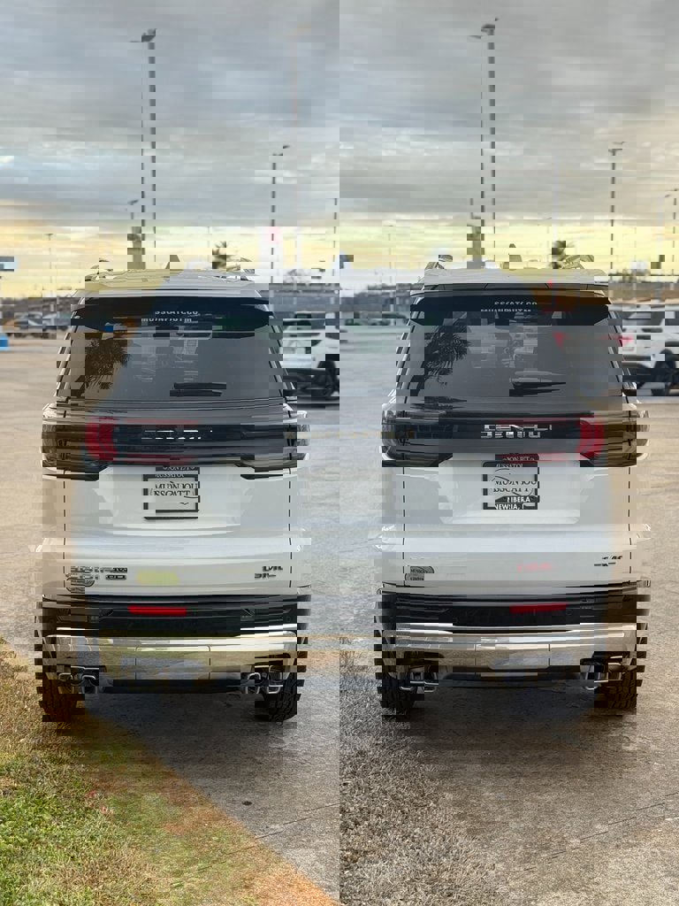 New 2026 GMC Acadia Denali w/ Super Cruise Package image 7