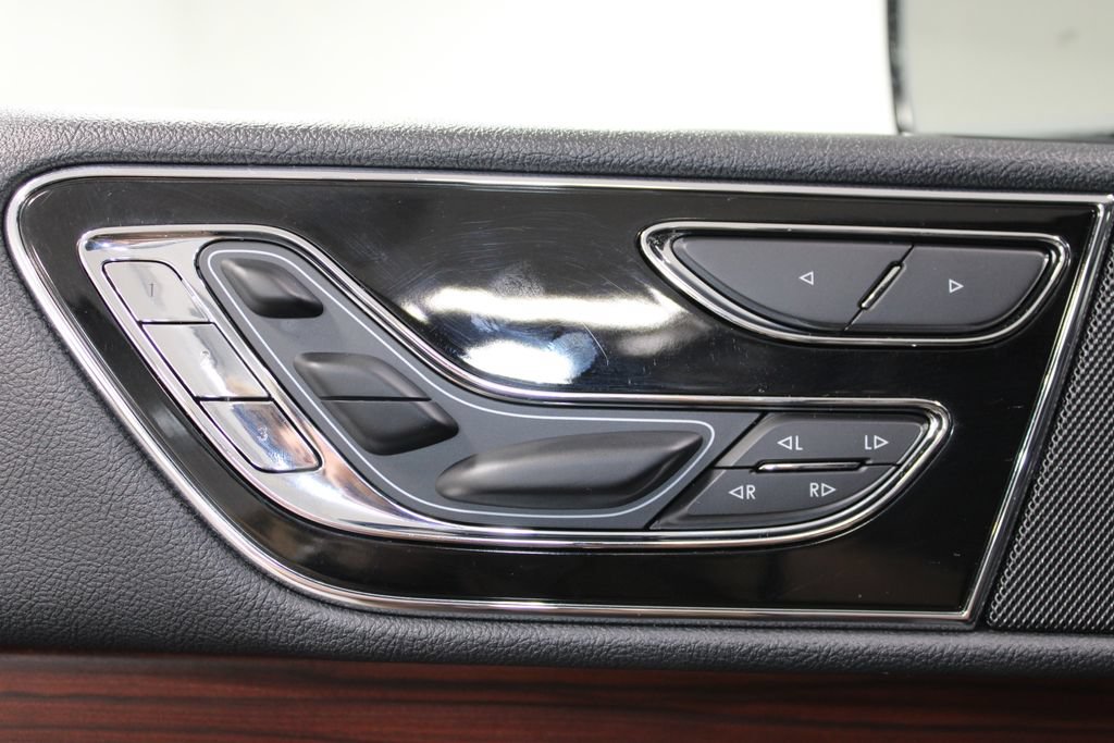 Used 2023 Lincoln Navigator Reserve AWD/4WD image 22