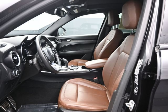 Used 2023 Alfa Romeo Stelvio Ti AWD/4WD image 7