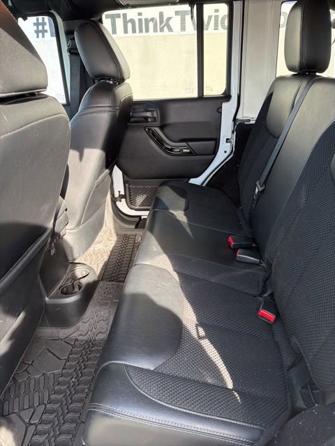 Used 2017 Jeep Wrangler Unlimited Sahara AWD/4WD image 8