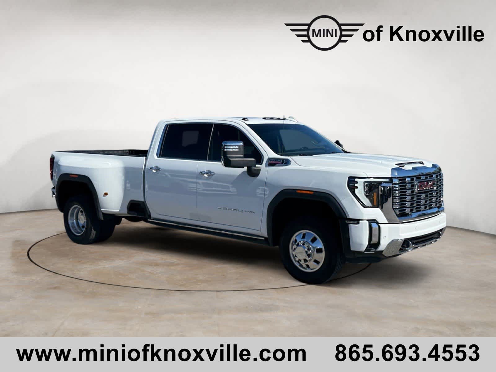 Used 2024 GMC Sierra 3500 Denali w/ Denali Reserve Package AWD/4WD image 1