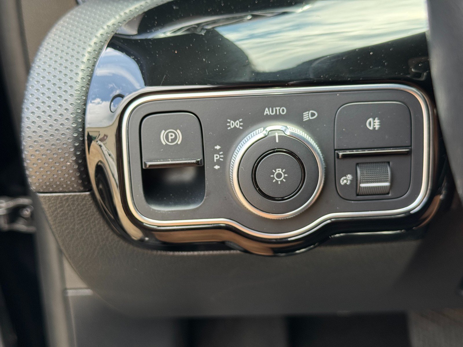 Used 2020 Mercedes-Benz A 220 w/ Premium Package image 18