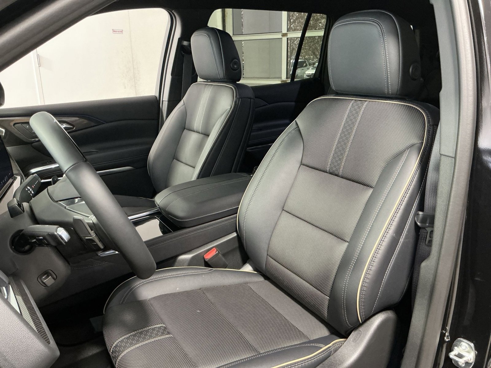 New 2026 Chevrolet Traverse High Country FWD image 14