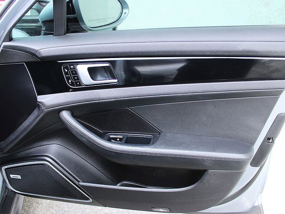 Used 2018 Porsche Panamera 4 AWD/4WD image 27