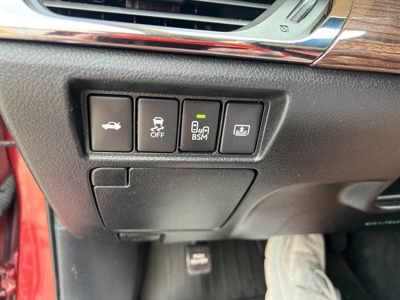 Used 2013 Toyota Avalon Limited w/ Technology Pkg FWD image 15