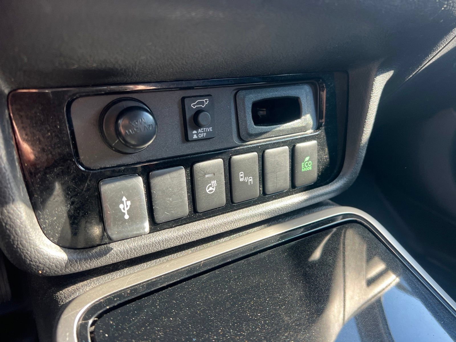 Used 2020 Mitsubishi Outlander GT AWD/4WD image 16