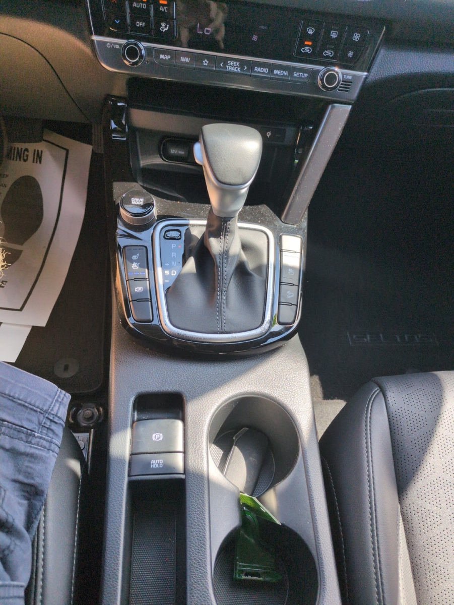 Certified 2024 Kia Seltos SX w/ SX Sunroof Package AWD/4WD image 29