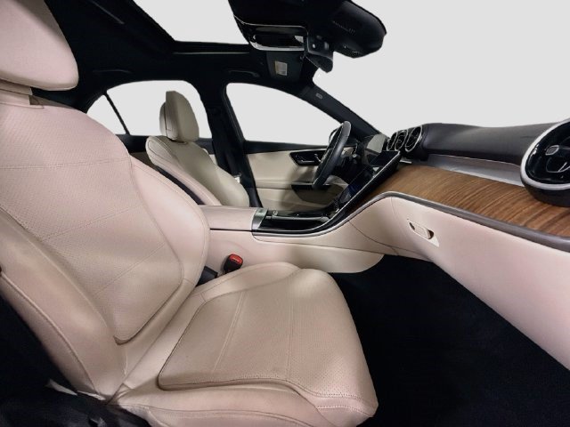 Used 2024 Mercedes-Benz C 300 Sedan image 28
