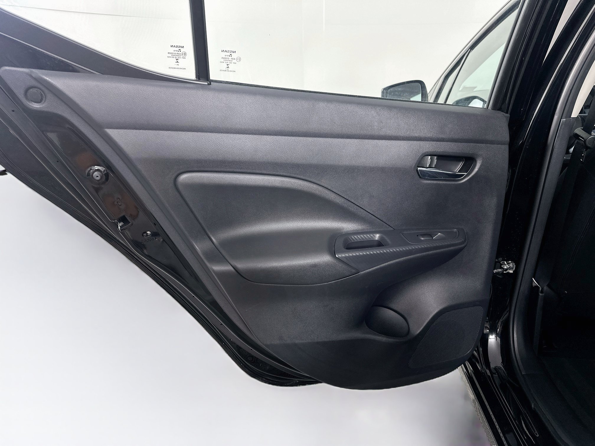Used 2025 Nissan Versa SV FWD image 25