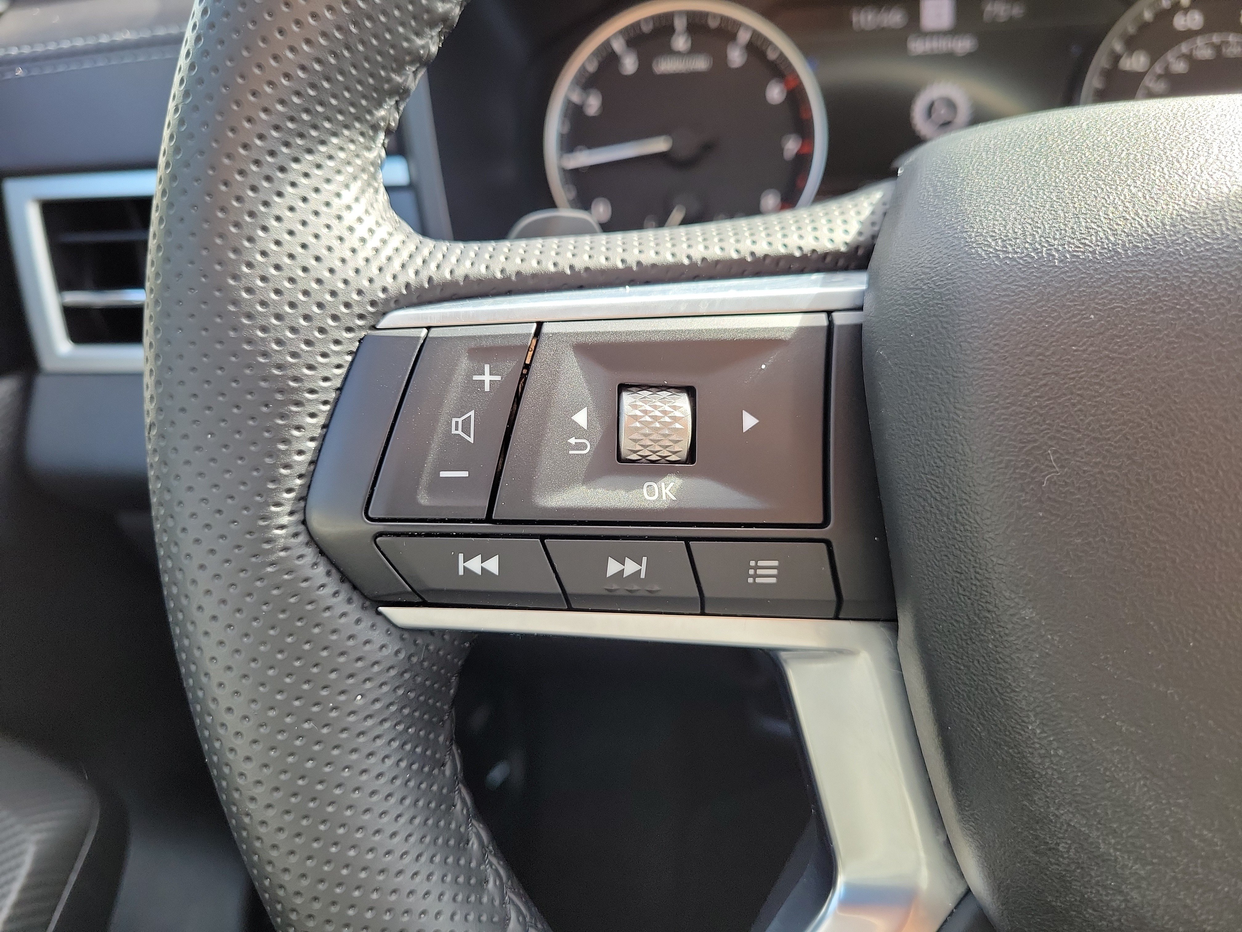 Used 2023 Mitsubishi Outlander SE AWD/4WD image 24