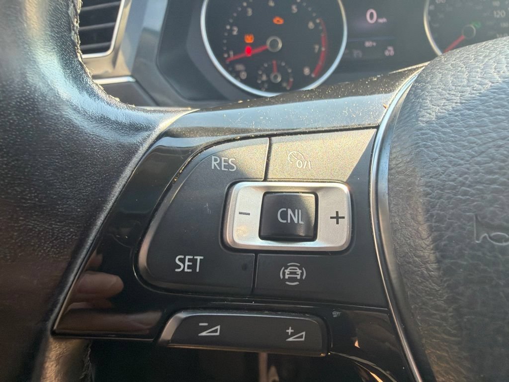 Used 2019 Volkswagen Tiguan SE FWD image 18