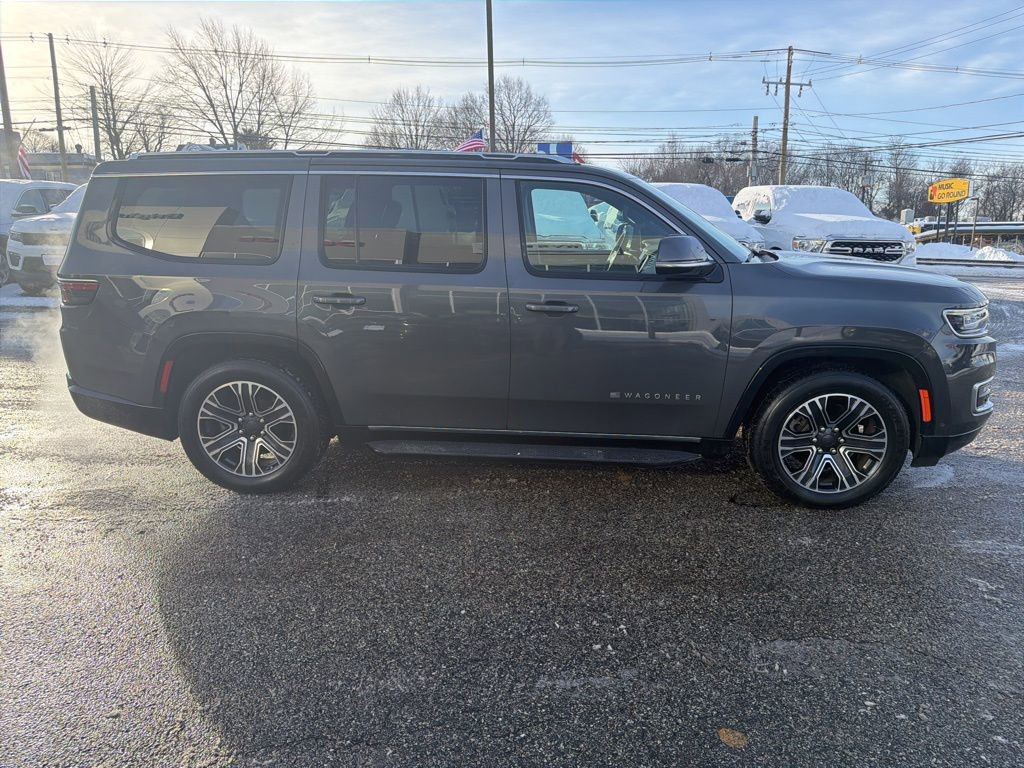 Used 2022 Jeep Wagoneer Series III w/ Flexible Seating Group AWD/4WD image 23