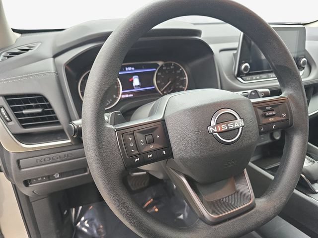 Used 2025 Nissan Rogue S AWD/4WD image 16