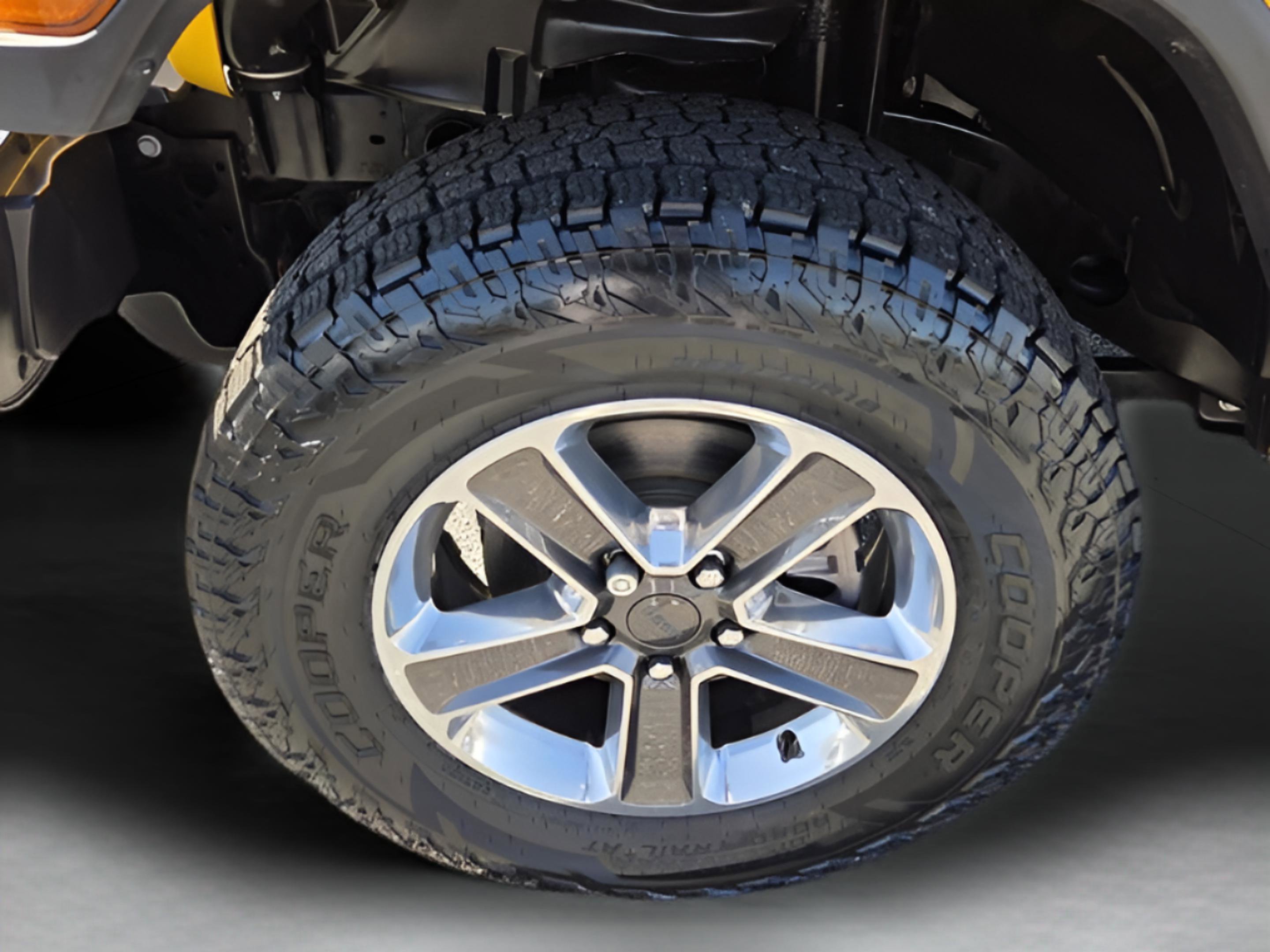 Used 2020 Jeep Wrangler Unlimited Sahara image 30