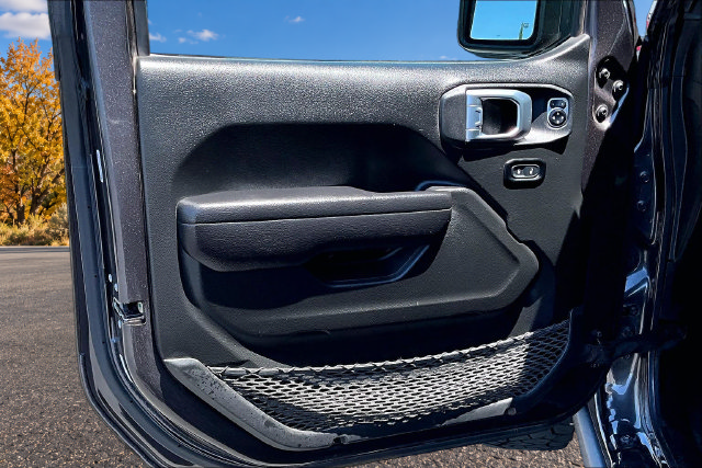 Used 2024 Jeep Wrangler Unlimited AWD/4WD image 19