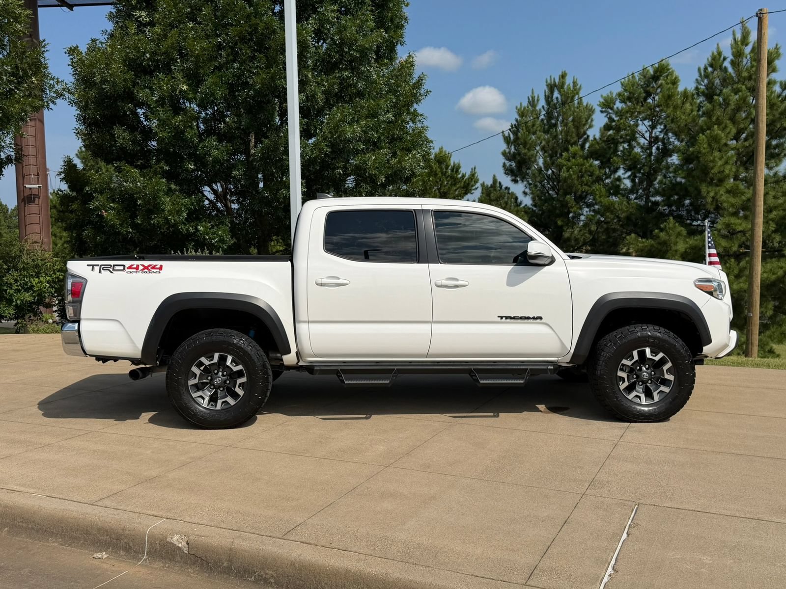 Used 2020 Toyota Tacoma TRD Off-Road AWD/4WD image 7