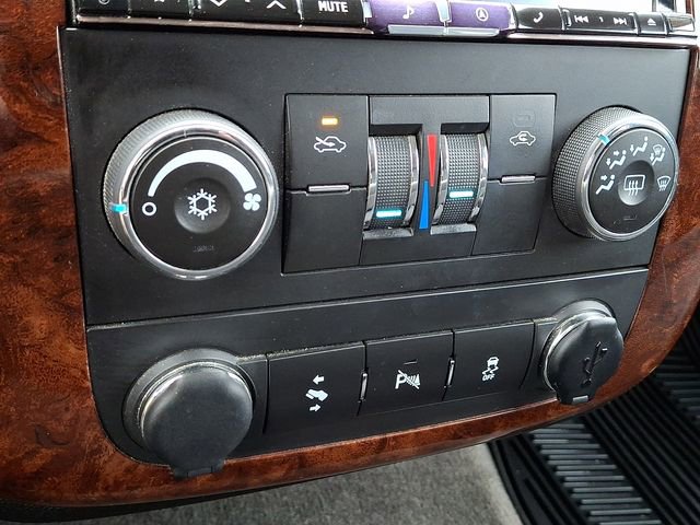 Used 2013 Chevrolet Avalanche LS image 15