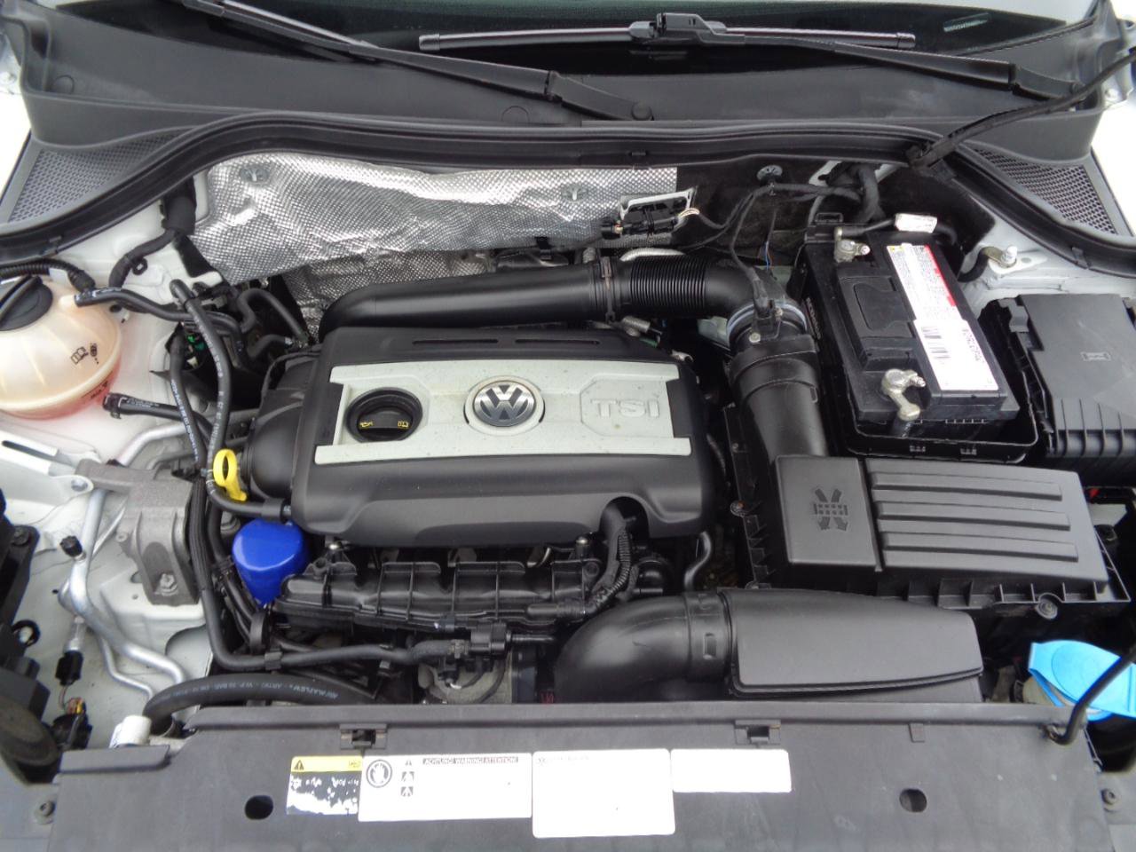 Used 2017 Volkswagen Tiguan Sport image 9