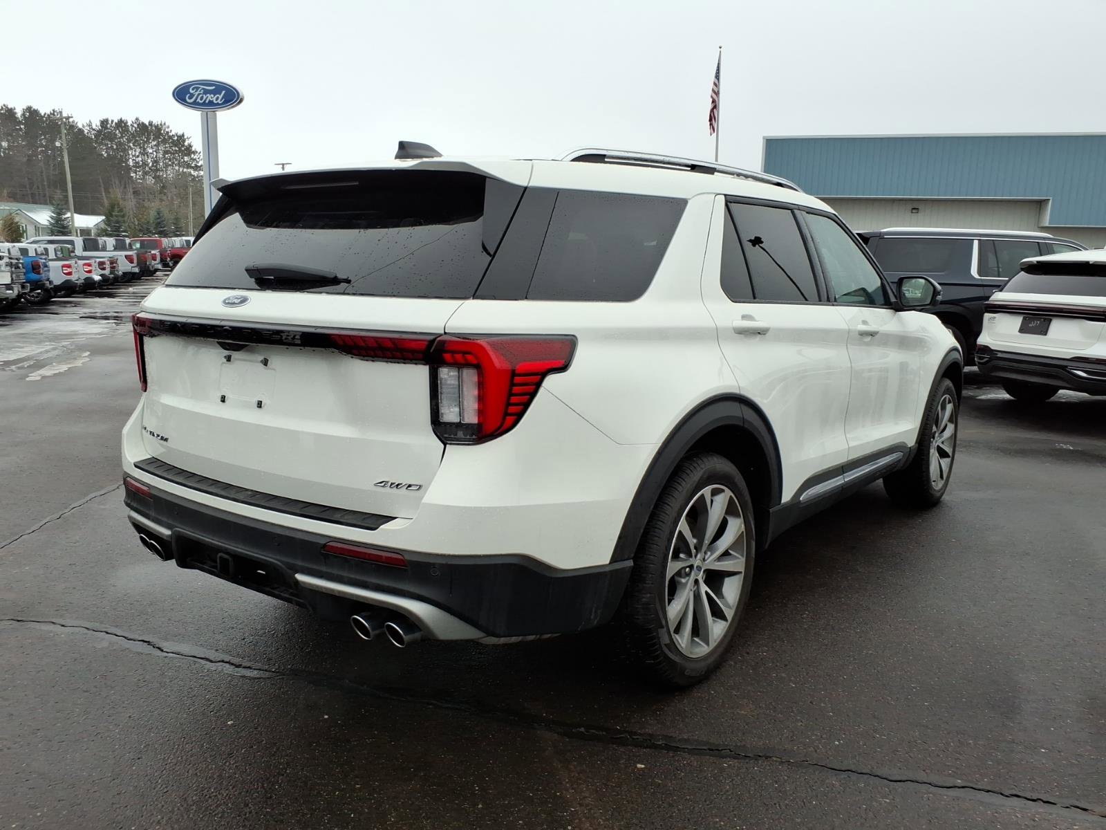 Used 2025 Ford Explorer Platinum w/ Ultimate Package image 6