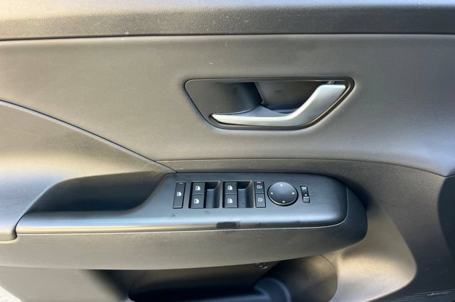 Certified 2025 Hyundai Kona Limited AWD/4WD image 13