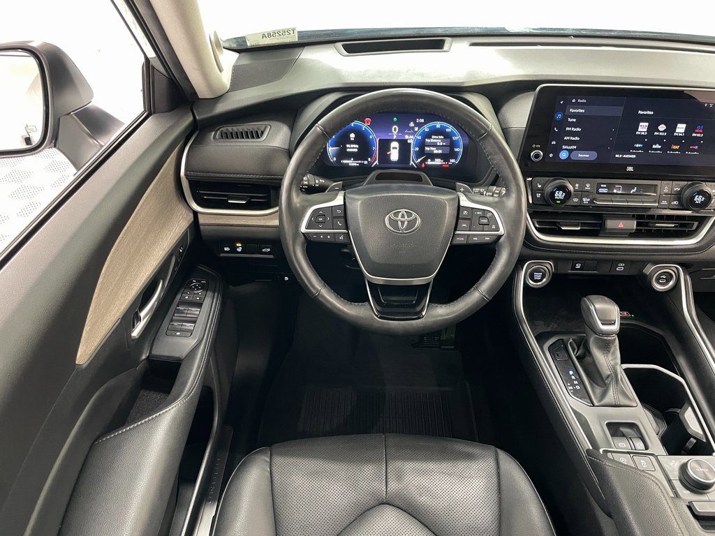 Used 2024 Toyota Grand Highlander XLE image 28